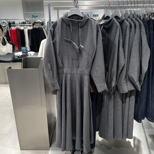 UR国内代购2025冬季女装复古优雅系带褶皱收腰连衣裙UWG750247