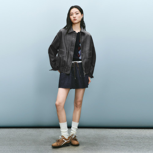 UR国内代购2025冬季女流光风都市摩登翻领宽松皮衣外套UYU150036