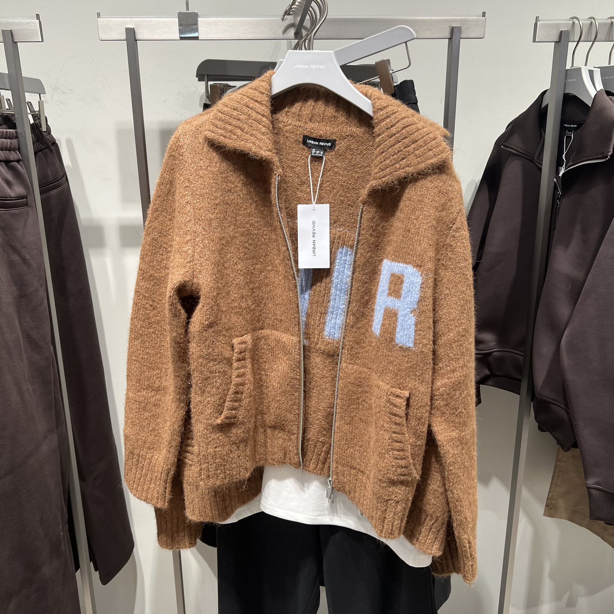 UR国内代购2025冬季男装琥珀流光风复古提花针织开衫UMF950053