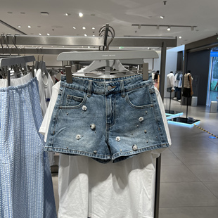 UR国内代购2025夏季女装时尚波嬉风立体珠花牛仔短裤UYU850083