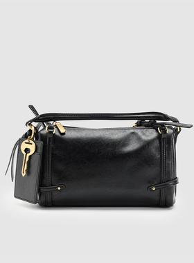 UR国内代购2026春季新款女士时尚钥匙挂饰手提单肩包UAWB60027