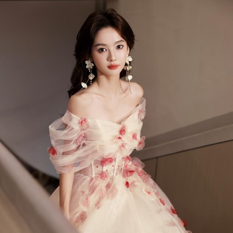 一字肩晚礼服女2025夏季新款小众法式主持人仙气艺考潮流礼服