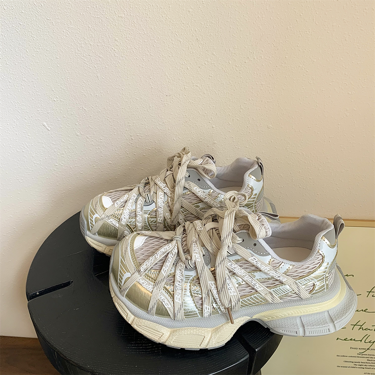 时尚炫酷交叉绑带小众设计网面透气休闲鞋2025春秋新款运动老爹鞋