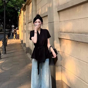 法式休闲复古设计感绑带收腰V领短袖衬衫女夏季外穿宽松气质上衣