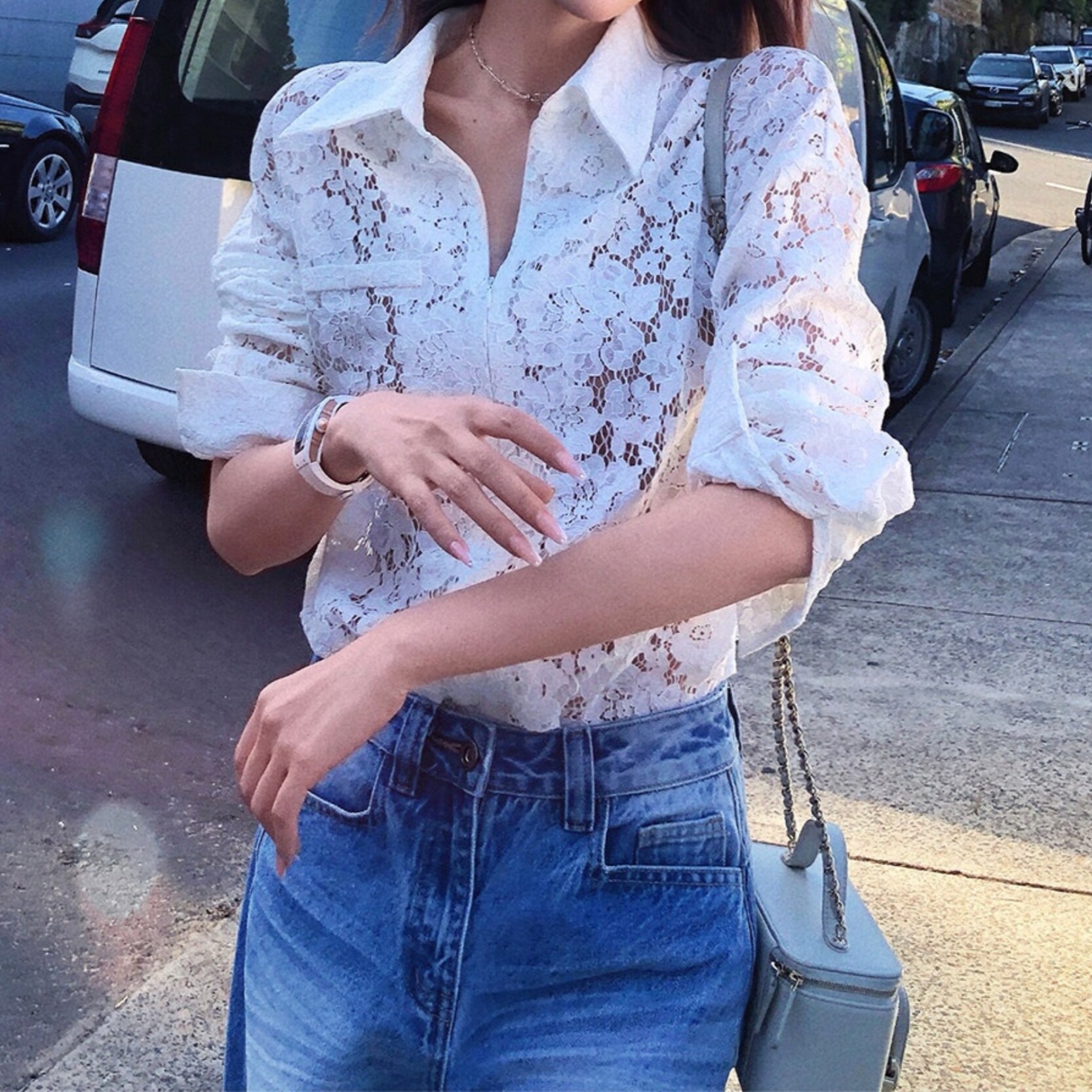 法式复古镂空蕾丝花衬衫女春夏季外穿防晒气质休闲设计感长袖上衣