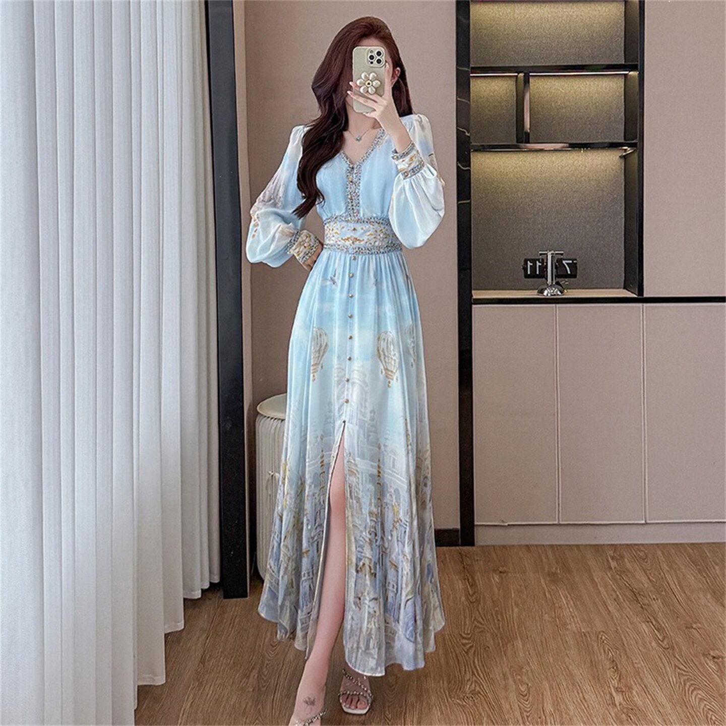 淑女风蓝色碎花连衣裙女长袖掐腰开叉度假风秋季气质花色显瘦长裙