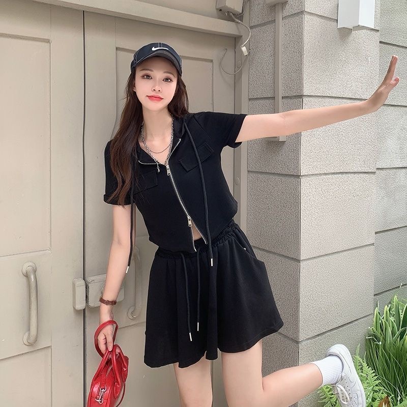 胖贵贵大码胖mm连帽短袖上衣女气质短裤夏季新款透气显瘦遮肉套装