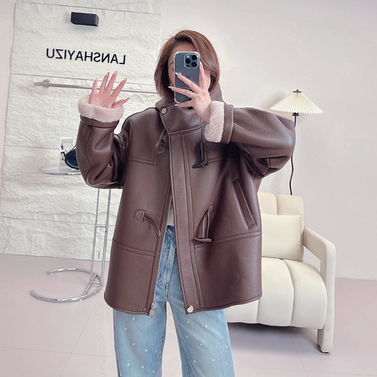 连帽机车服皮毛一体羊羔毛外套女图片