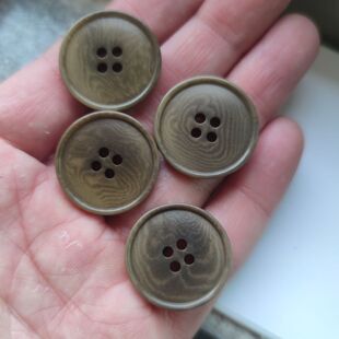 高档军绿色针织羊绒衫天然果实纽扣子休闲外套开哑光复古四眼钮扣