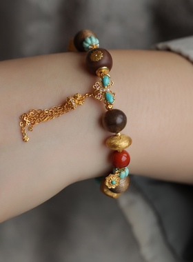 天然沉香手链搭配原矿松石小花南瓜珠纯银鎏金松石蝴蝶流苏配饰