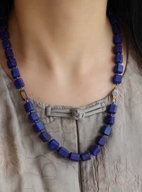 高端定制天然青金石随形项链搭配纯银鎏金镶嵌直管配饰青金石链条