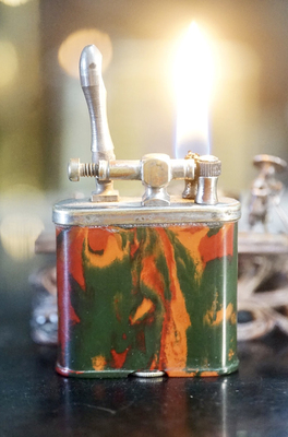 【漂亮饰套】30-40年代口袋抬臂戳轮古董煤油打火机（艺术感强）