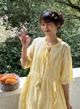 夏季法式温柔少女奶油黄色蕾丝花边收腰短袖连衣裙森系公主裙长裙