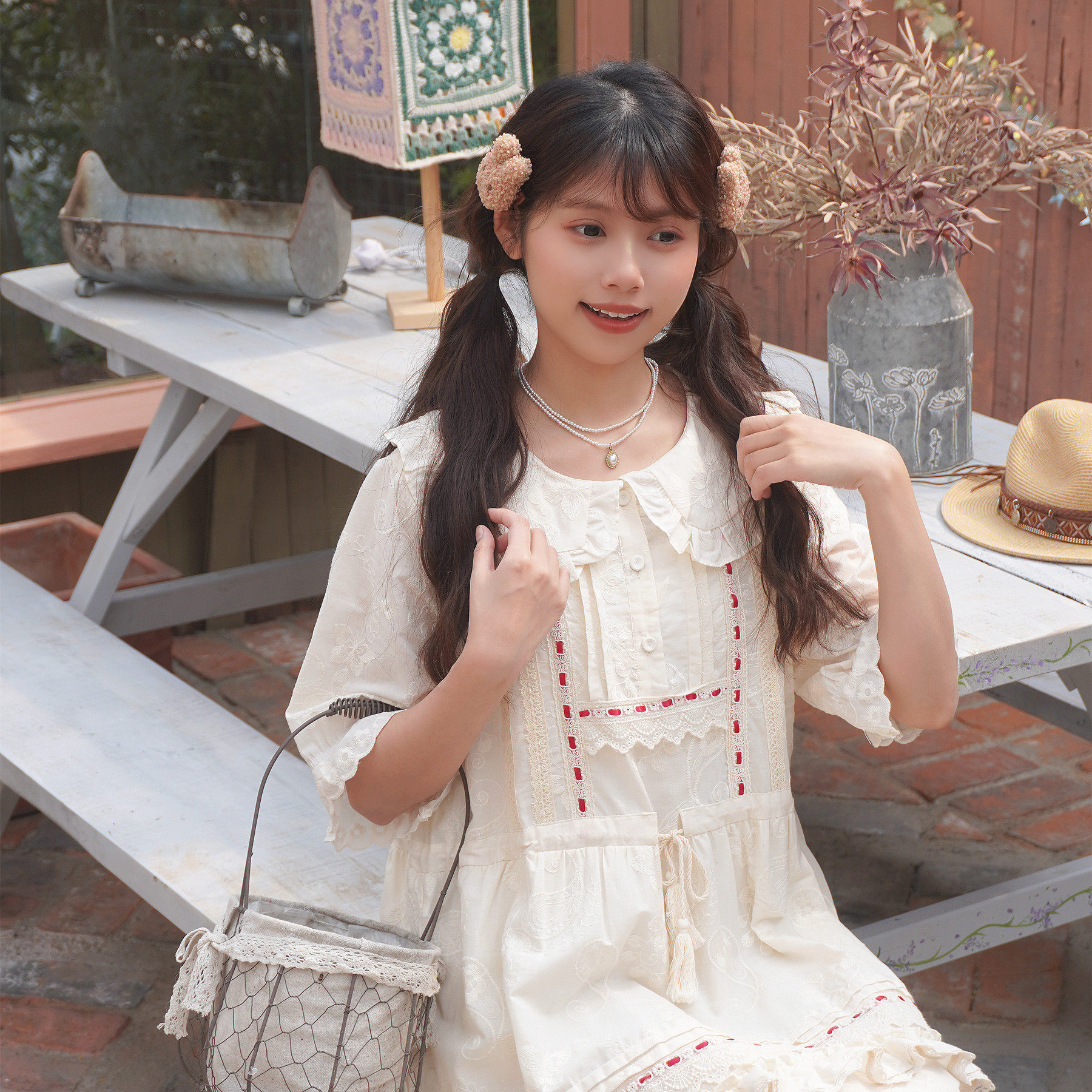 层层蕾丝花边娃娃领短袖连衣裙
