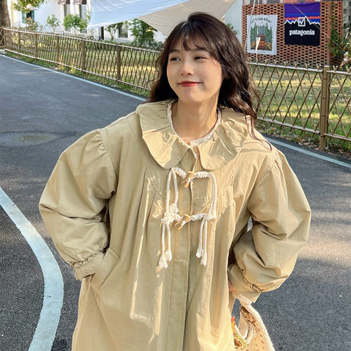 森系复古牛角扣少女娃娃领棉衣