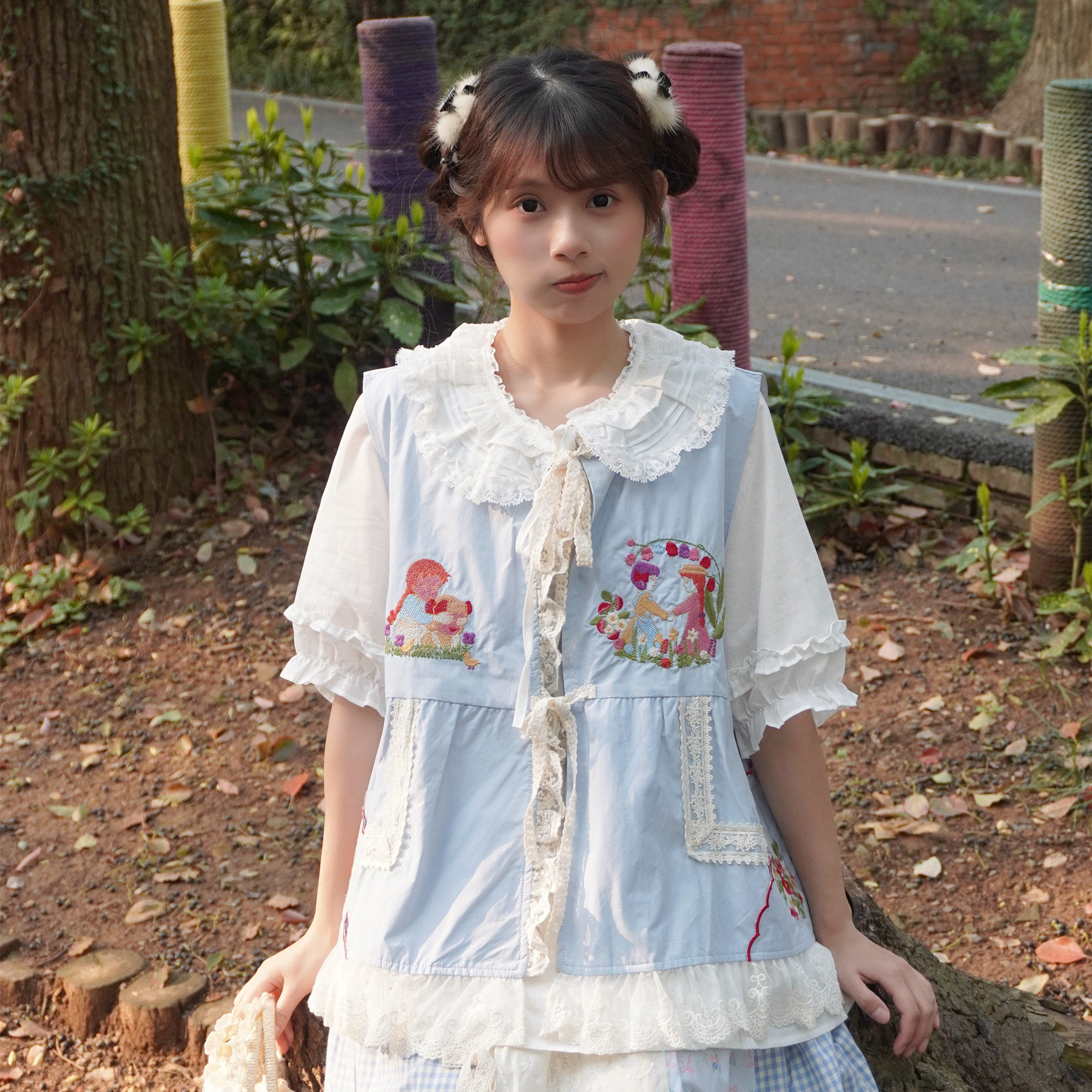 森系甜美少女感浅蓝色棉布绣花背心马甲少女蕾丝绑带减龄外搭上衣