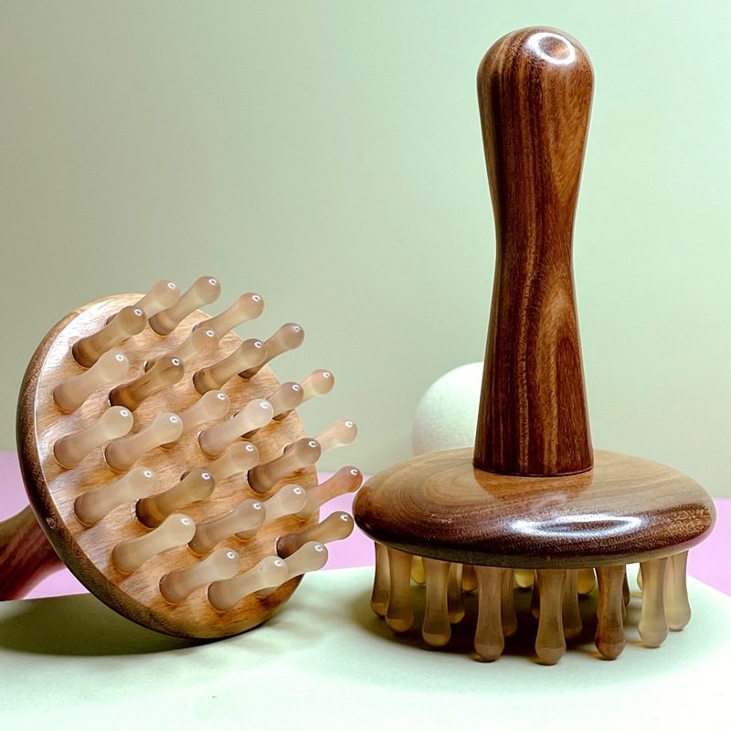 檀木牛角按摩梳头部腹部带脉经络按摩刷批发绿檀疏通刮痧