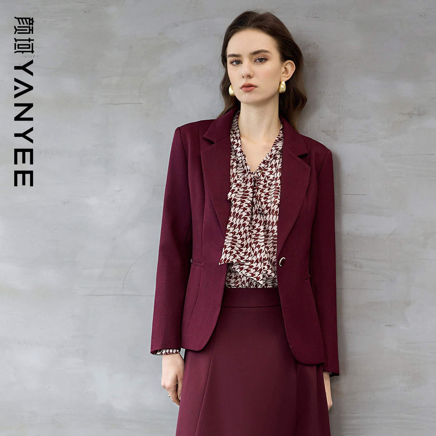 颜域酒红色短款西装外套女士2026初春新款通勤显白职业气质小西服,女装/女士精品,西装,淘宝优惠券,粉丝福利购,淘宝优惠卷