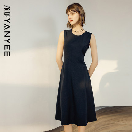 颜域气质黑色连衣裙女装2025新款春季收腰显瘦简约背心裙内搭裙子