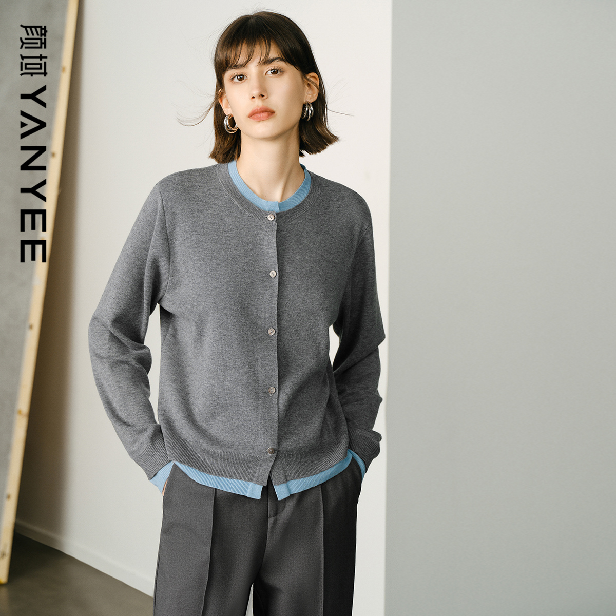 秋季灰色长袖圆领撞色宽松上衣