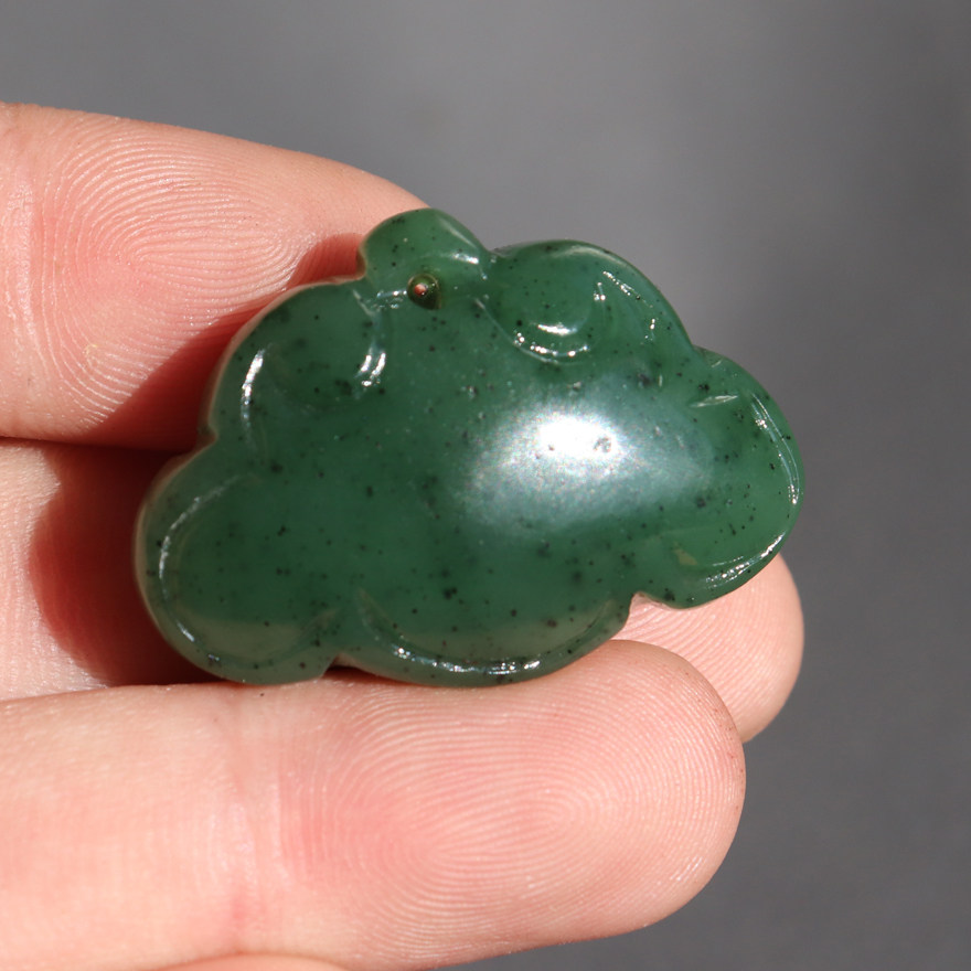 方言和田玉精品放漏俄料老坑料碧玉菠菜绿圆润饱满平安锁吊坠A8