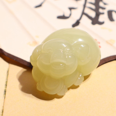玉禧珠宝精品正宗新疆和田玉油糯若羌黄口料哼哼来财玉石吊坠A9