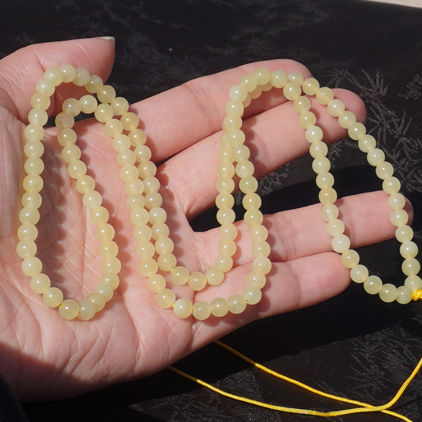 和田玉且末老坑温润冰底黄口手串