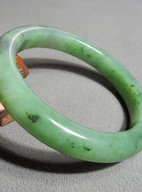 方言和田玉俄料碧玉手镯子