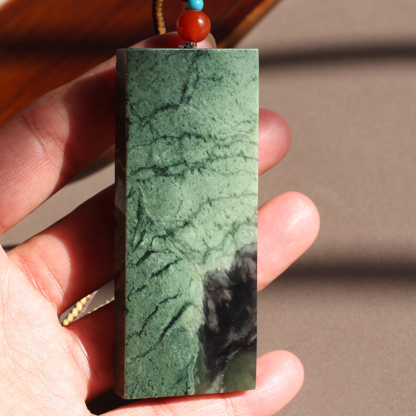 方言和田玉精品特色青海料山料青玉带翠山水意境牌子吊坠挂件A1