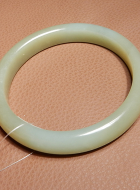 方言和田玉新疆蓝色基调带糖手镯