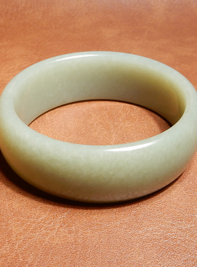 方言和田玉新疆且末蓝色基调手镯