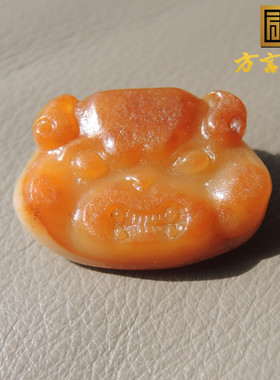 天塌了方言品牌和田玉罕见全玉种鸡油黄色黄沁籽料挂件虎面吊坠R