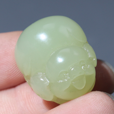 方言精品和田玉收藏级新疆料和田玉细腻若羌黄口小猪挂件吊坠A8