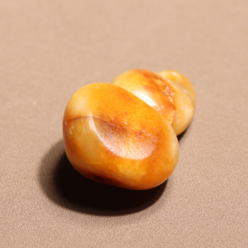 和田玉黄沁籽料留皮孔葫芦吊坠
