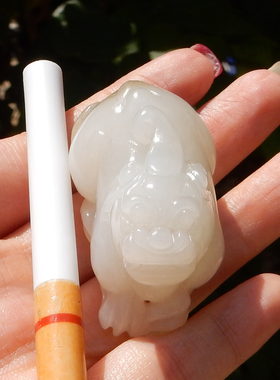 新疆且末老料糖羊脂白玉貔貅挂件