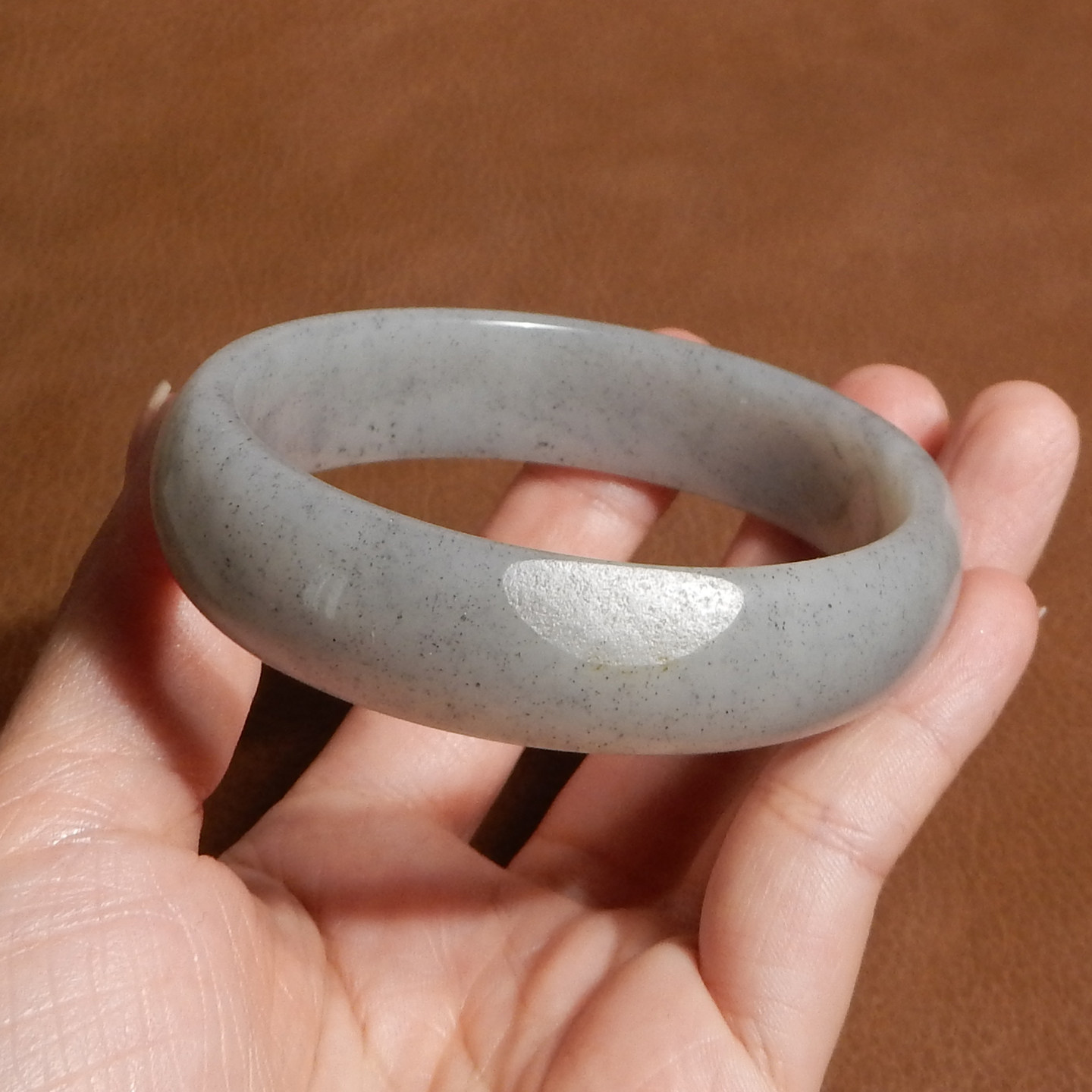 玉禧珠宝新疆油润细腻和田玉留皮孔青花意境籽料60MM手镯送礼Q