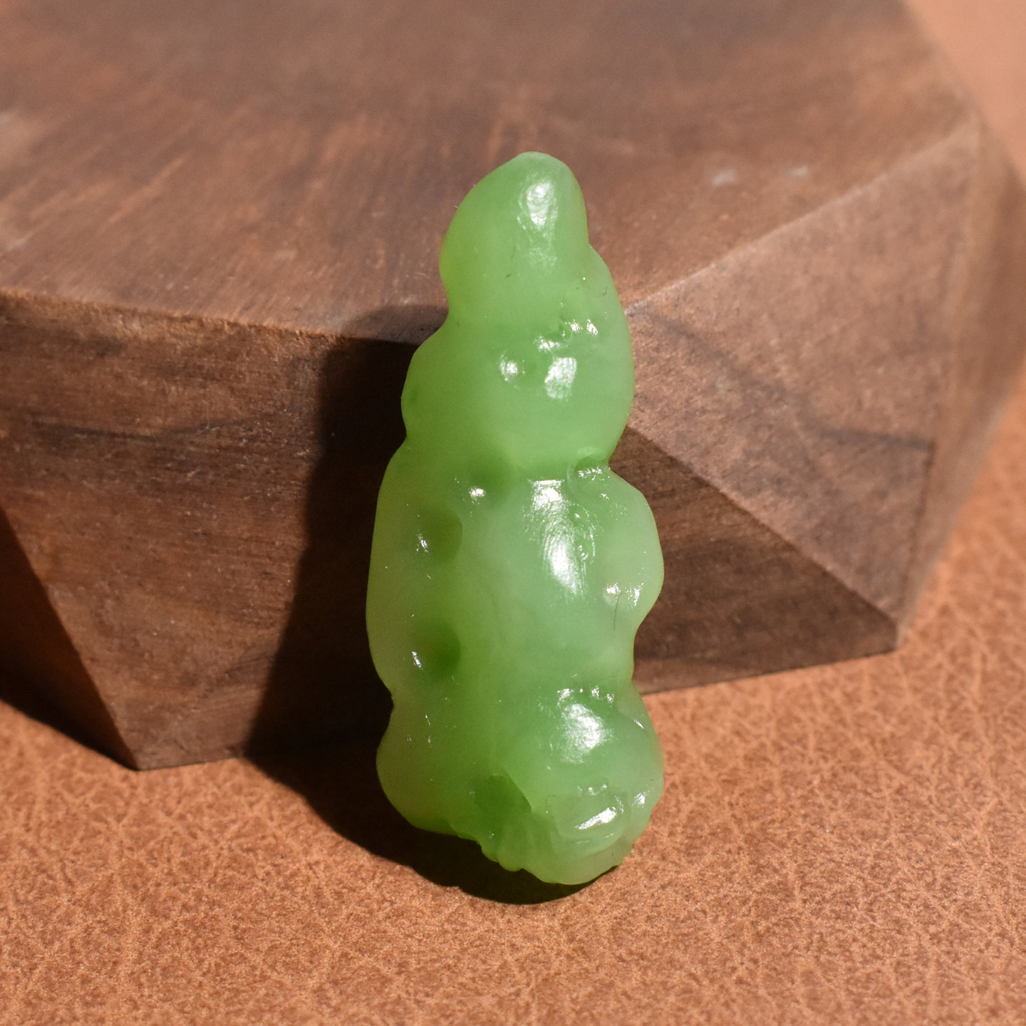 玉禧珠宝稀少俄夹层料和田玉碧玉苹果绿无黑点太湖石玉吊坠挂件A