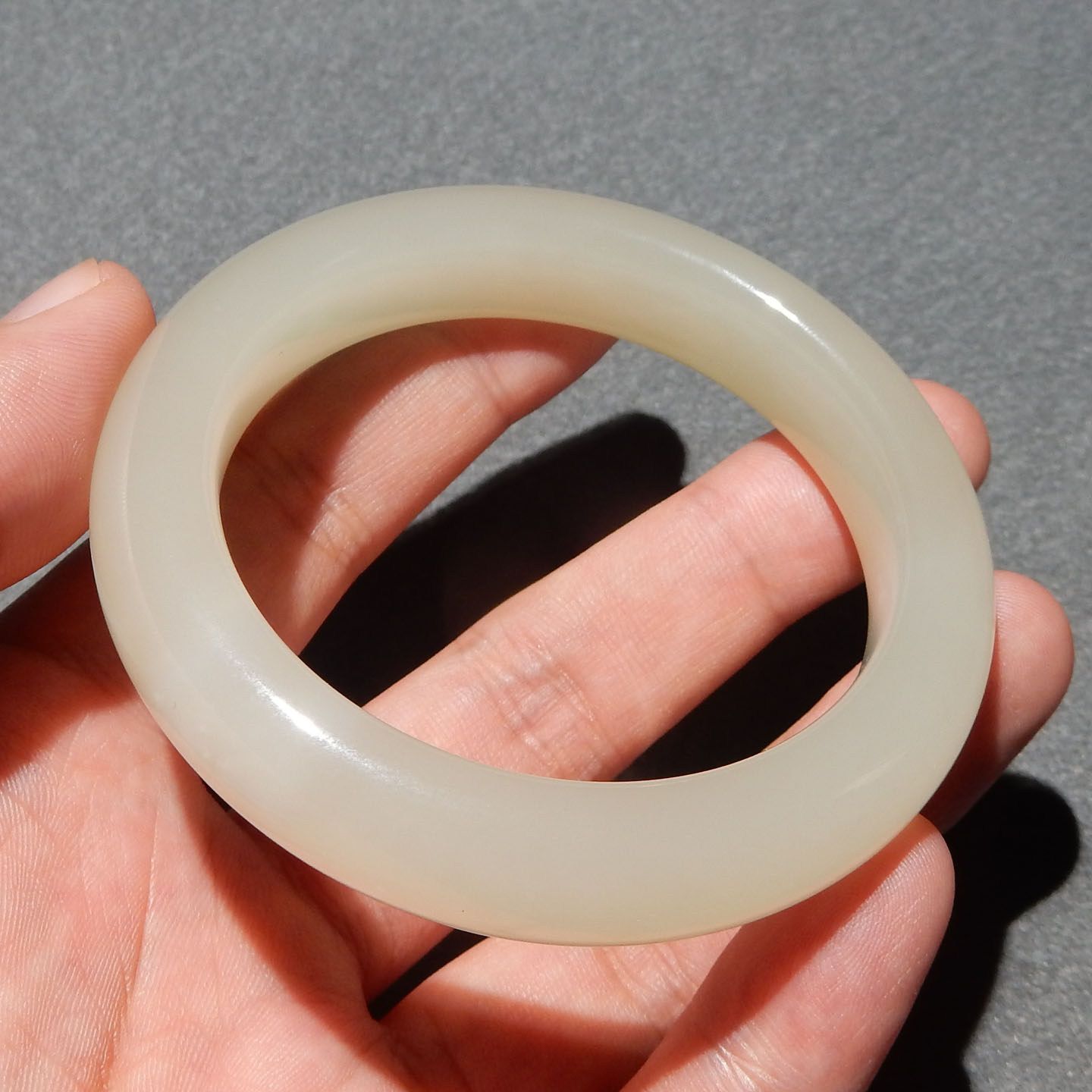 青海料藕粉色高冰底内径57mm手镯
