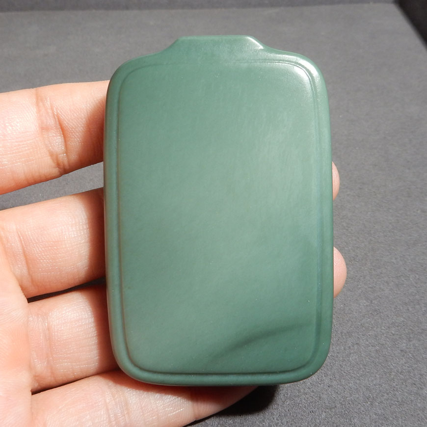 爆火方言精品和田玉新疆玉龙河沙枣青籽料无结构平安无事牌吊坠w2