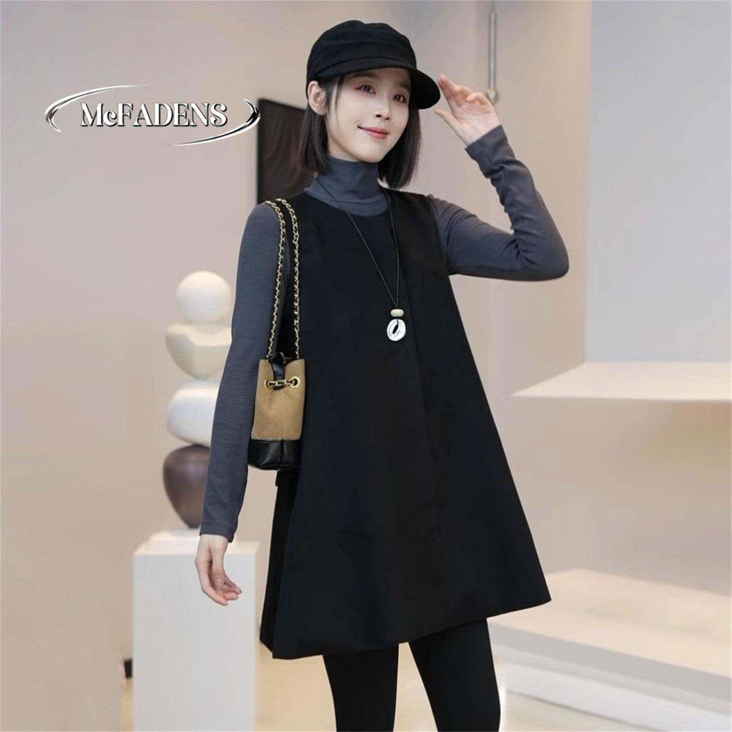 香港秋冬新款高级感叠穿套装女气质显瘦打底衫配背心裙黑色两件套