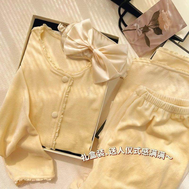 日本海岛绒睡衣女秋冬季甜美保暖奶呼呼家居服礼盒送闺蜜生日礼物