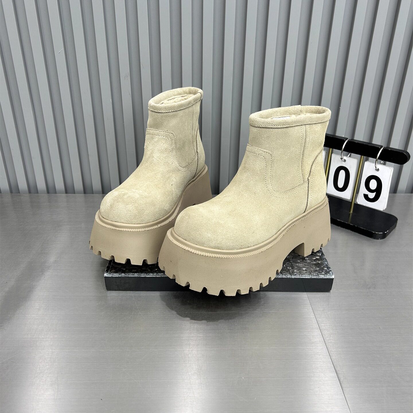 欧货厚底短靴女2025新款冬季棉鞋