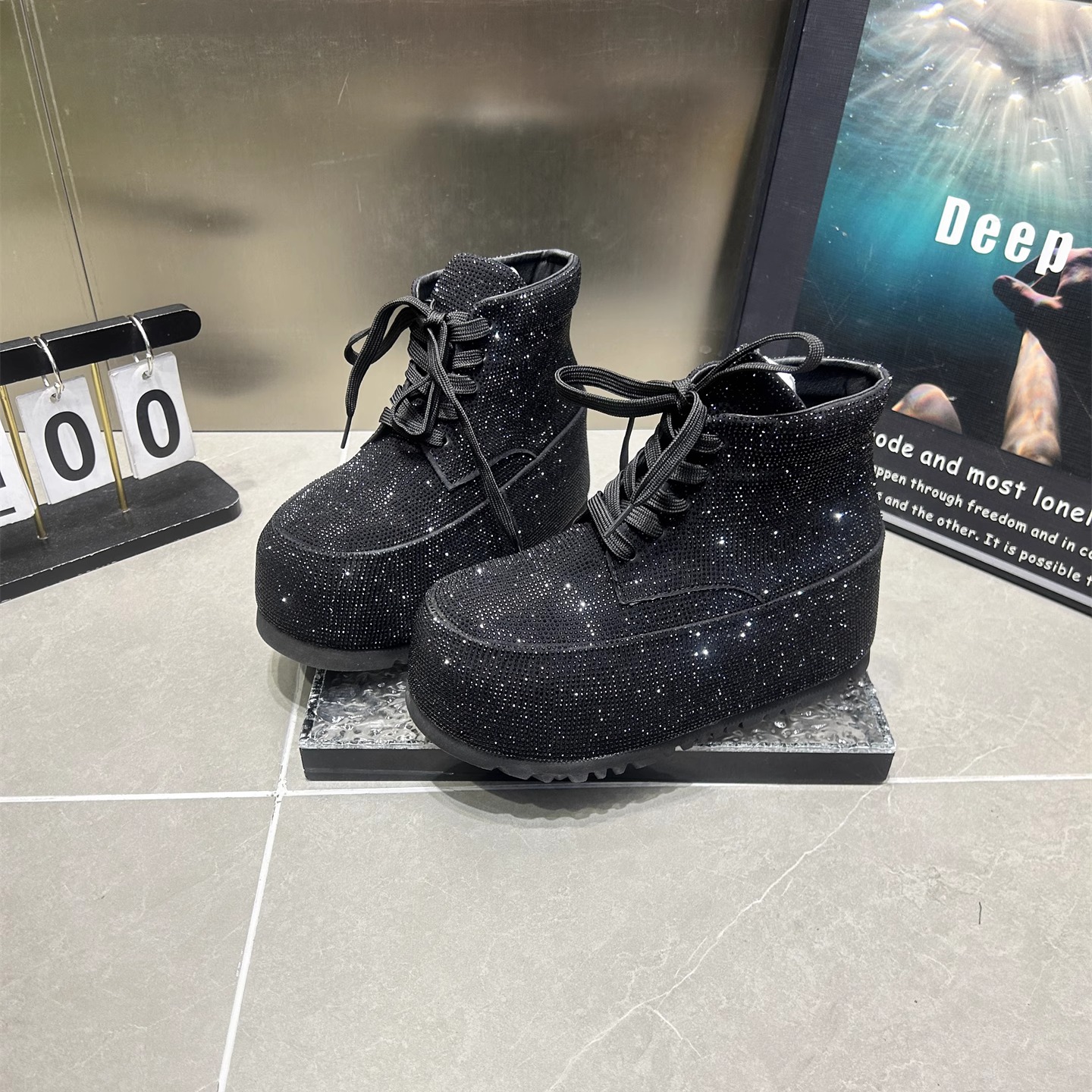 卡皮巴拉满钻面包鞋女2025新款