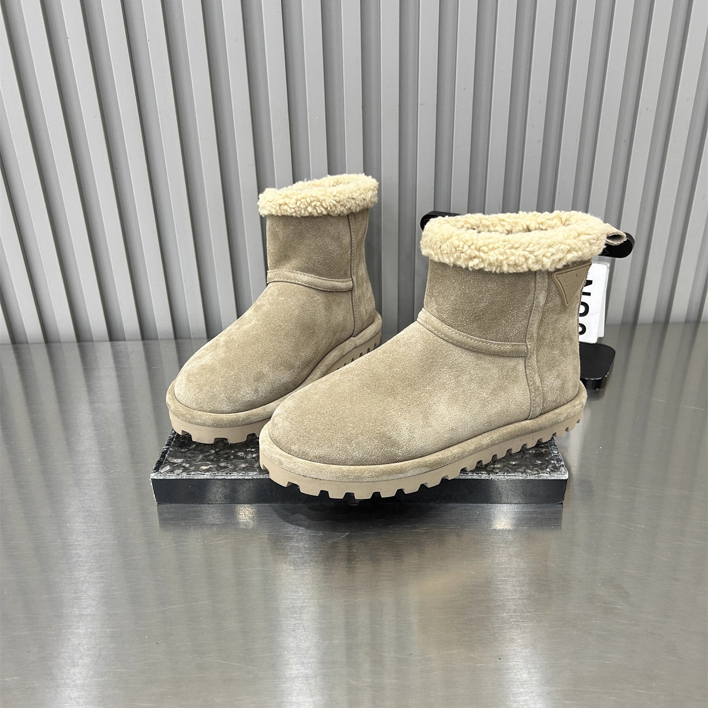 欧货磨砂皮雪地靴女2025新款短靴