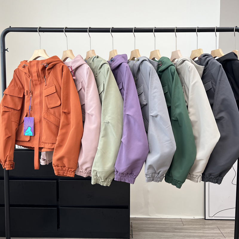 防泼水多口袋冲锋衣夹克外套女秋