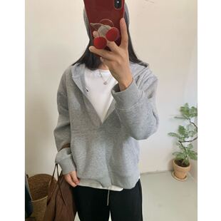 外贸女装 秋装新款设计感慵懒宽松深V领连帽叠穿休闲卫衣外套女