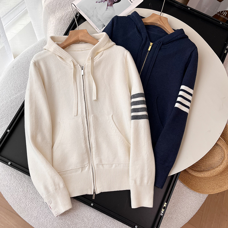 高级感~T系木巨17000+连帽毛衣外套女秋冬慵懒四条杠提花针织开衫