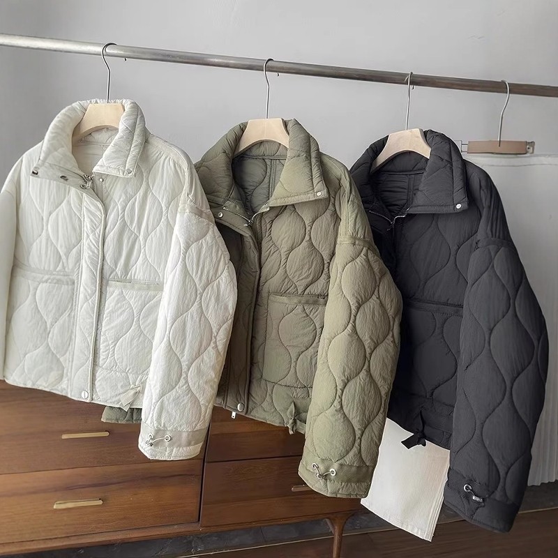 织带拼接绗缝棉衣廓形保暖棉服