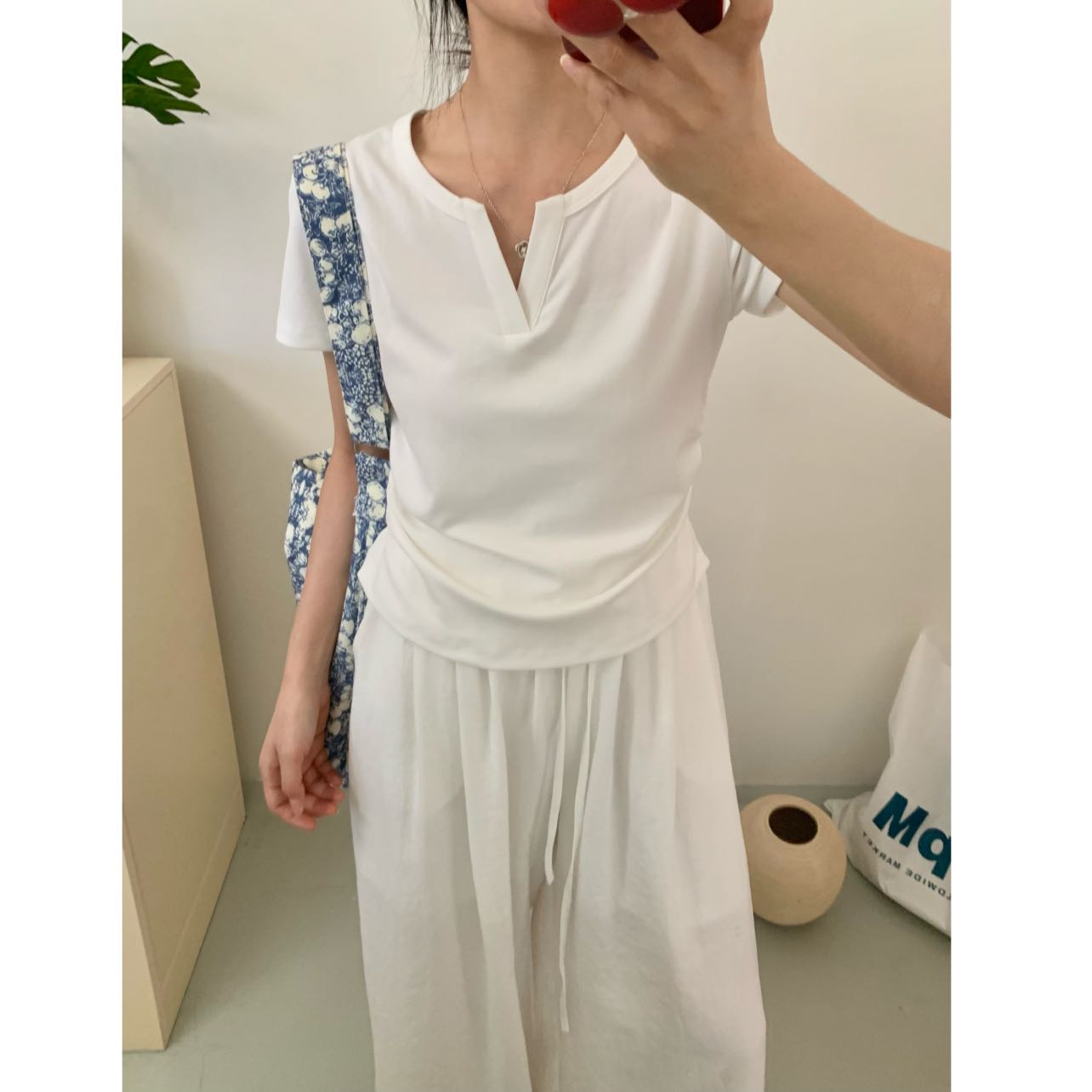 显瘦弹力小V领收腰短袖T恤女夏新