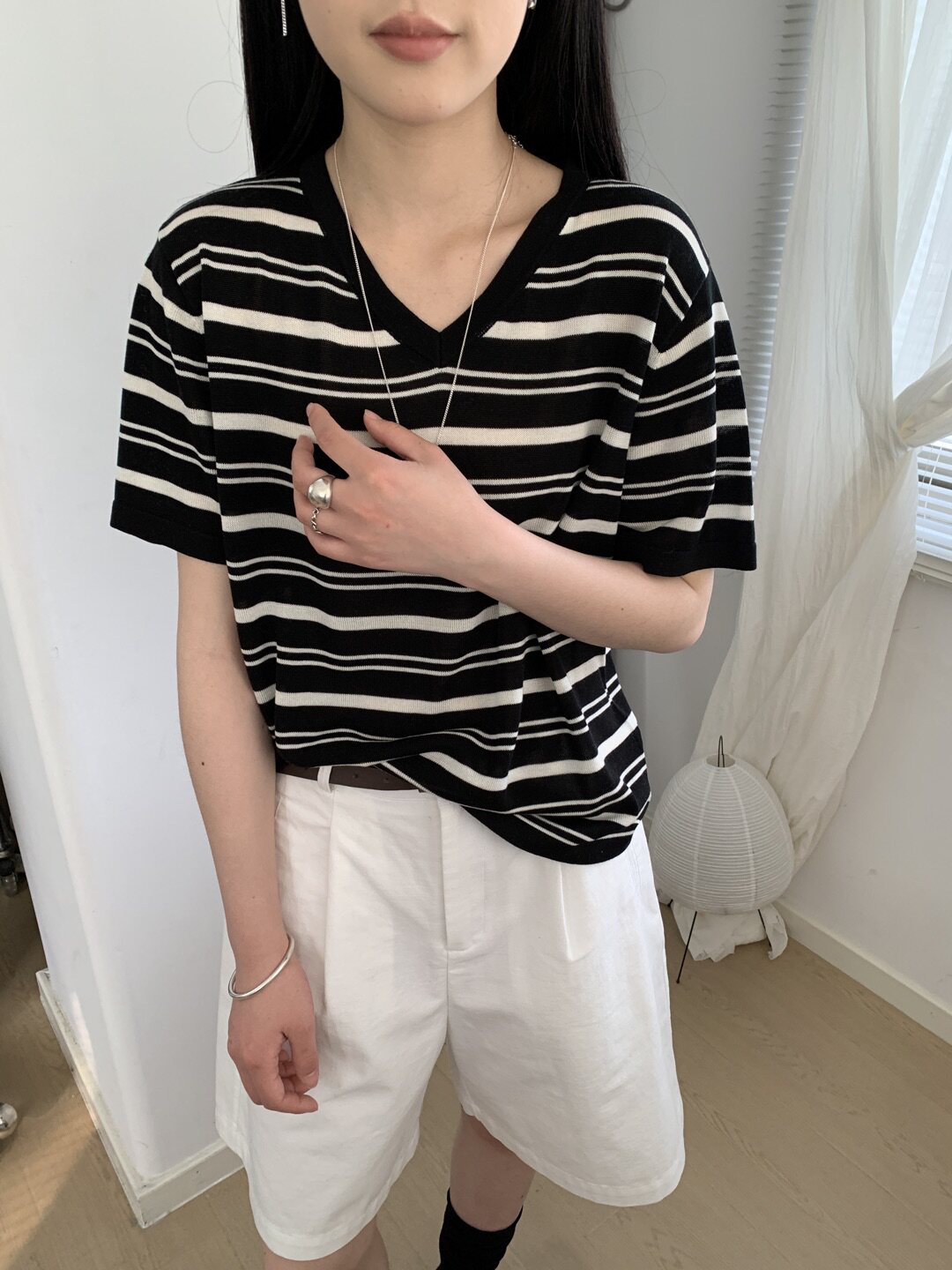 2026夏季V领黑白条纹针织短袖女薄款透气宽松撞色包边冰丝T恤上衣